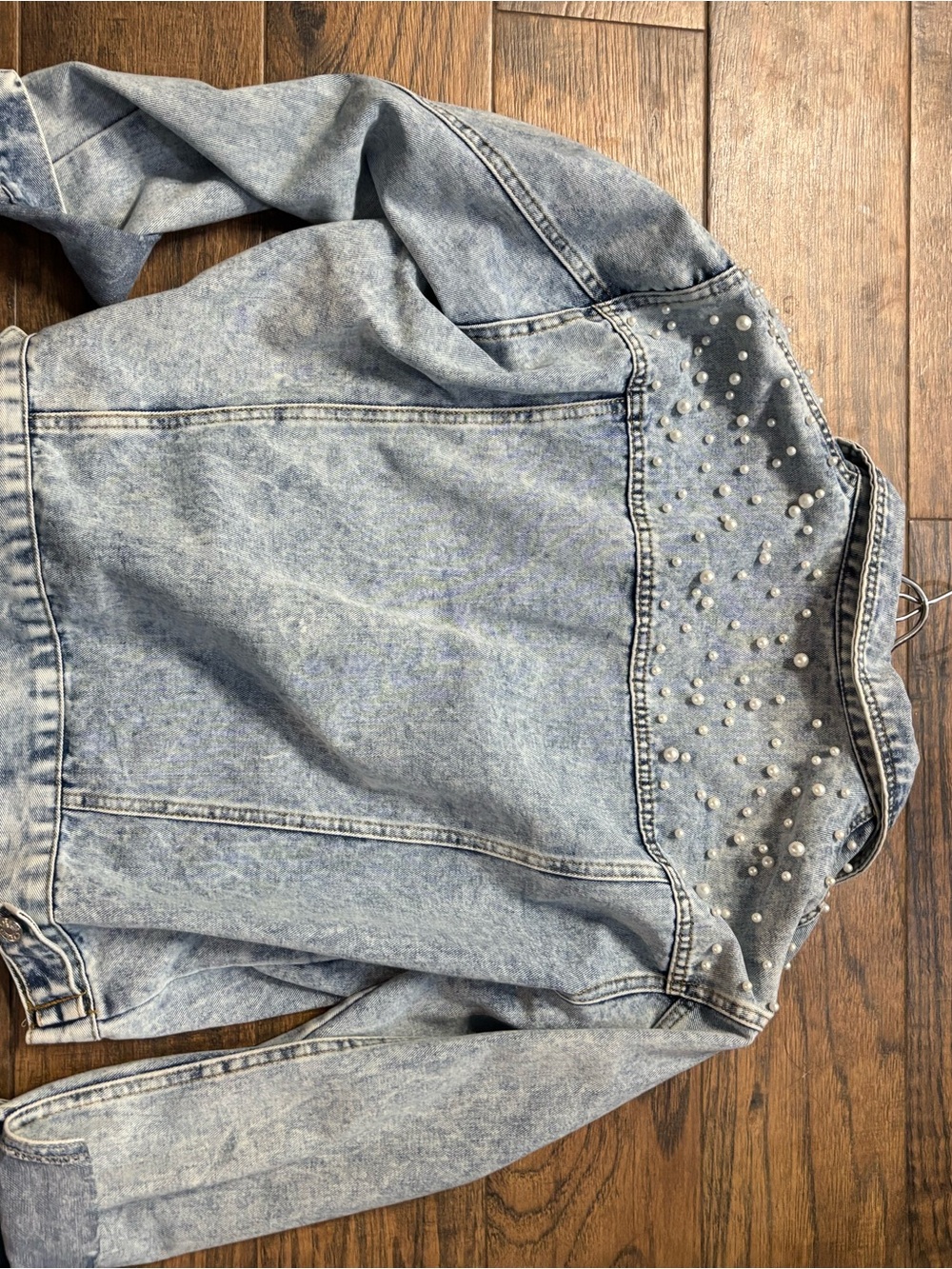 Pearl Embellished Jean Jacket
(light denim color) - Picture 4 of 5